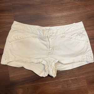 WOMEN’S WHITE AEROPOSTALE SHORTS